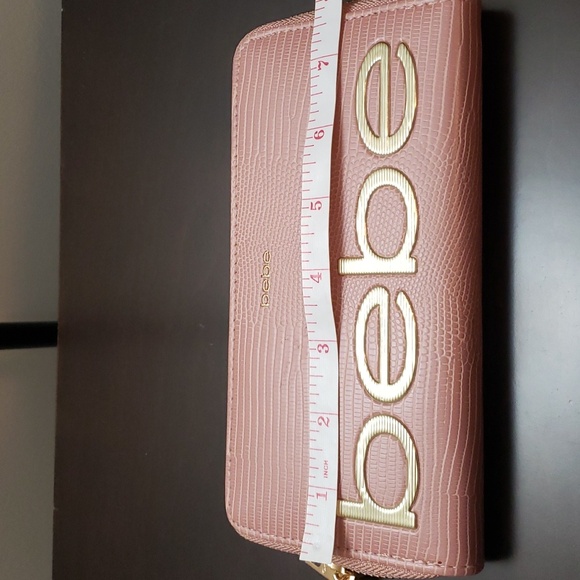 Bebe Fabiola Stamped Lizard Continental Zip Around Wallet*NWOT* - Picture 2 of 9
